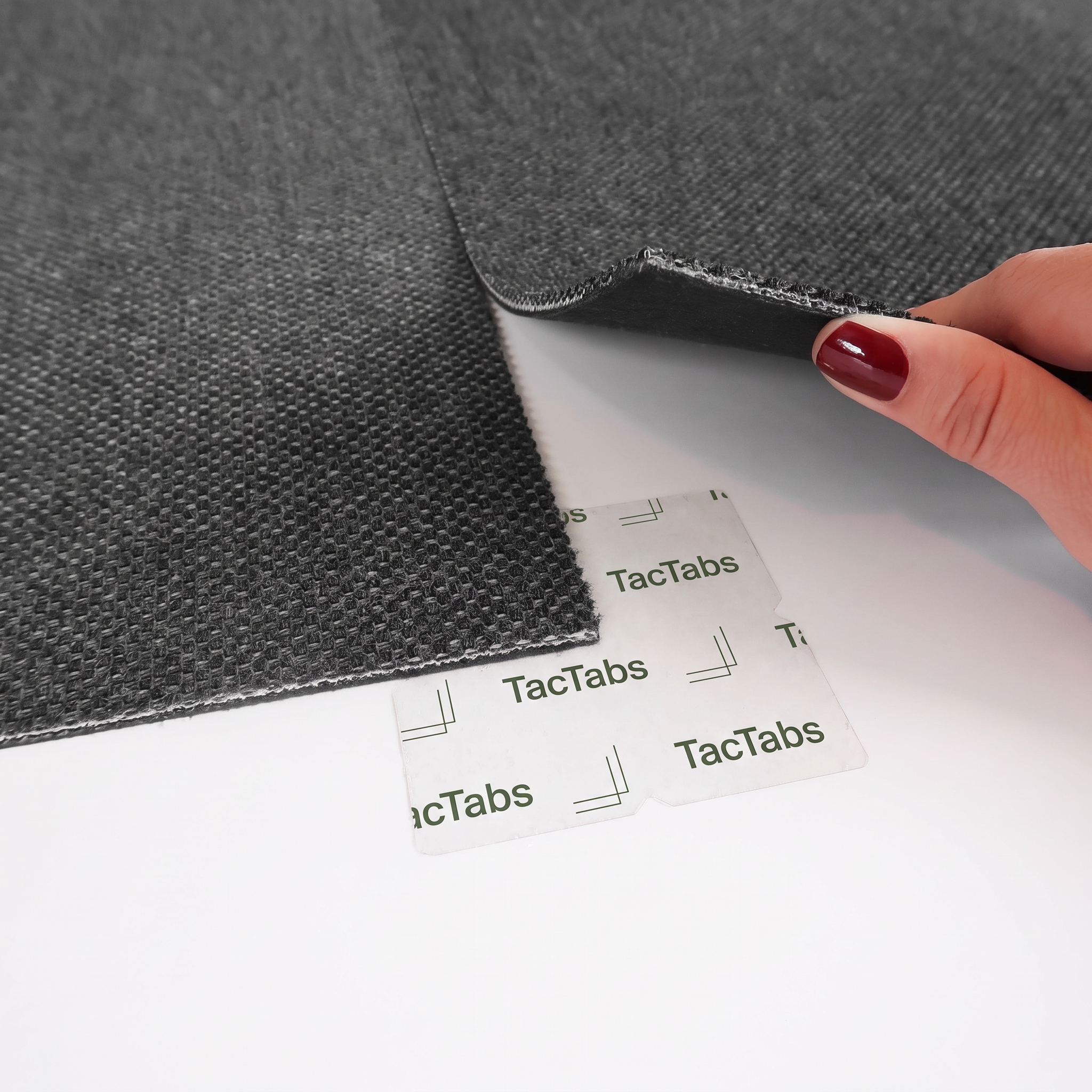 TacTabs för installation av textilplattor